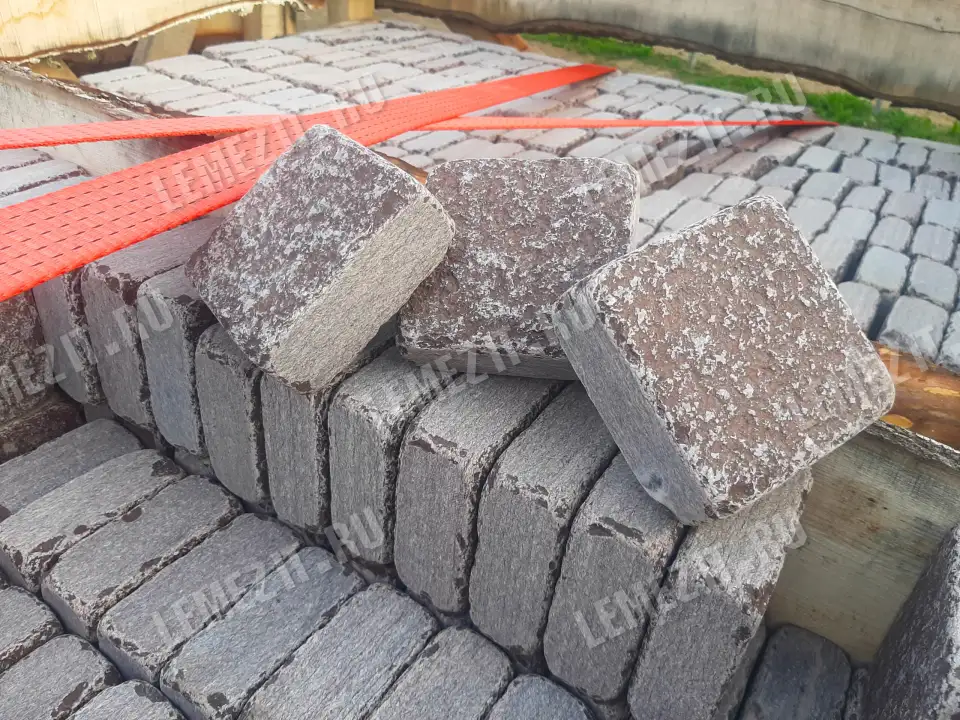 каменная галтованная брусчатка из лемезита 10х10 см от производителя