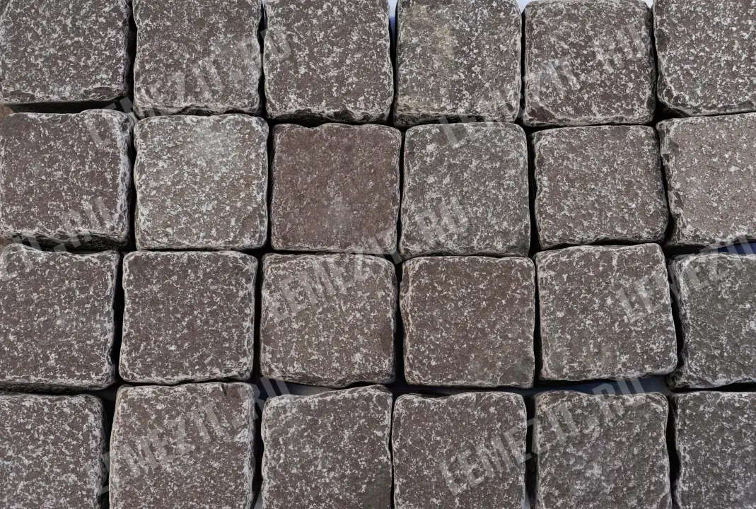 купить колотогалтованную брусчатку из камня лемезита 10х10 см по цене от производителя